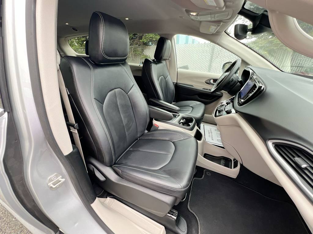 Thumbnail: 2024 Chrysler Pacifica - 9