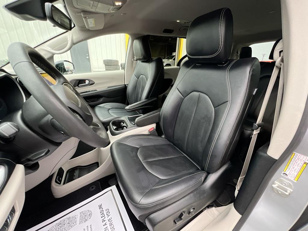 Thumbnail: 2024 Chrysler Pacifica - 8