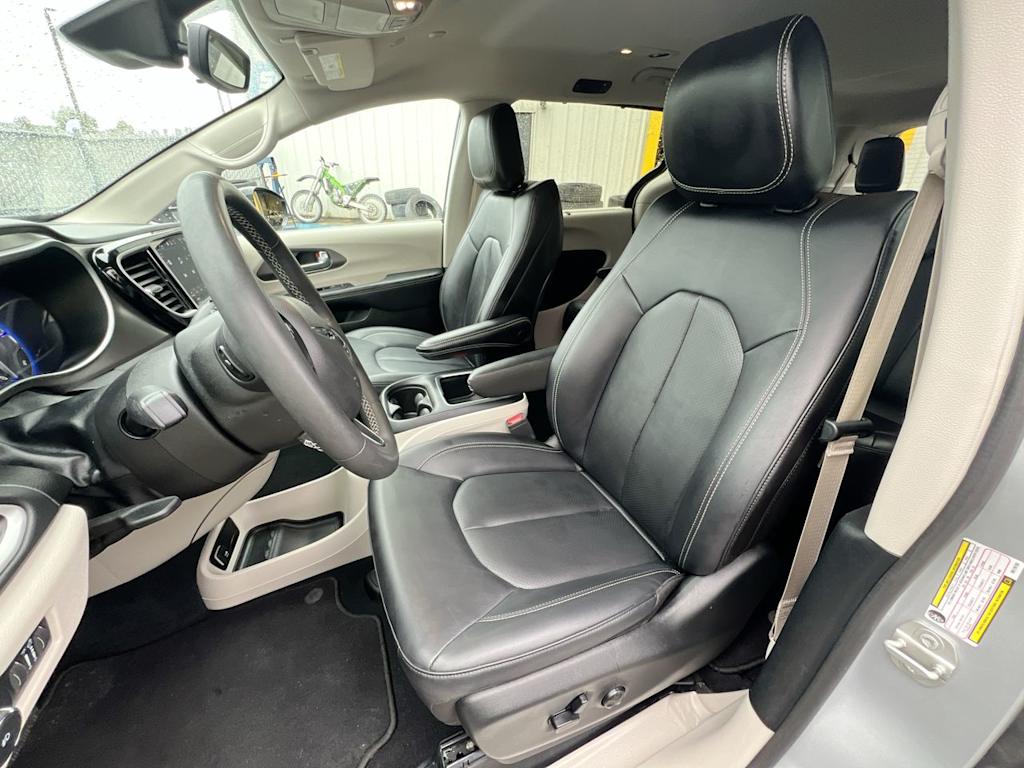 Thumbnail: 2024 Chrysler Pacifica - 8