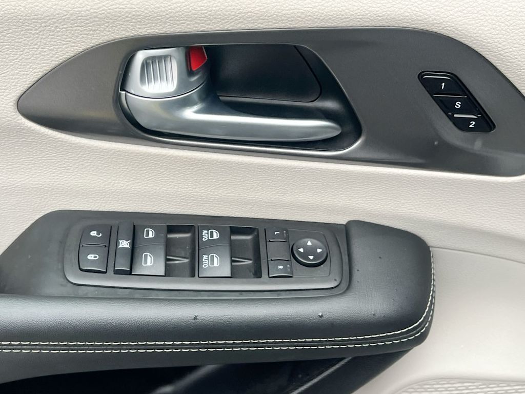 Thumbnail: 2024 Chrysler Pacifica - 20