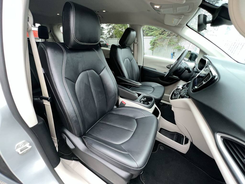 Thumbnail: 2024 Chrysler Pacifica - 9
