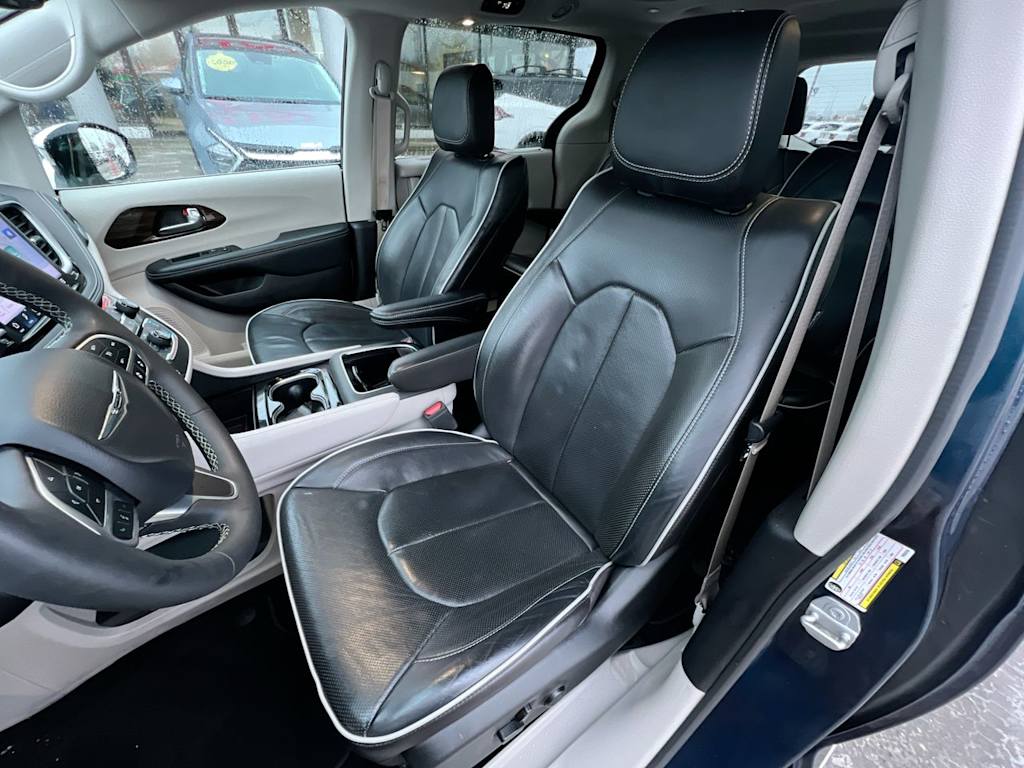 2023 Chrysler Pacifica Limited 9