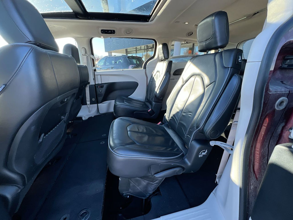 Thumbnail: 2020 Chrysler Pacifica - 8