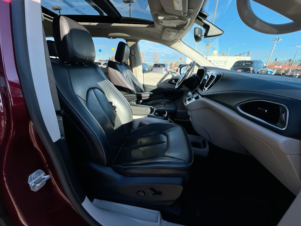 Thumbnail: 2020 Chrysler Pacifica - 7