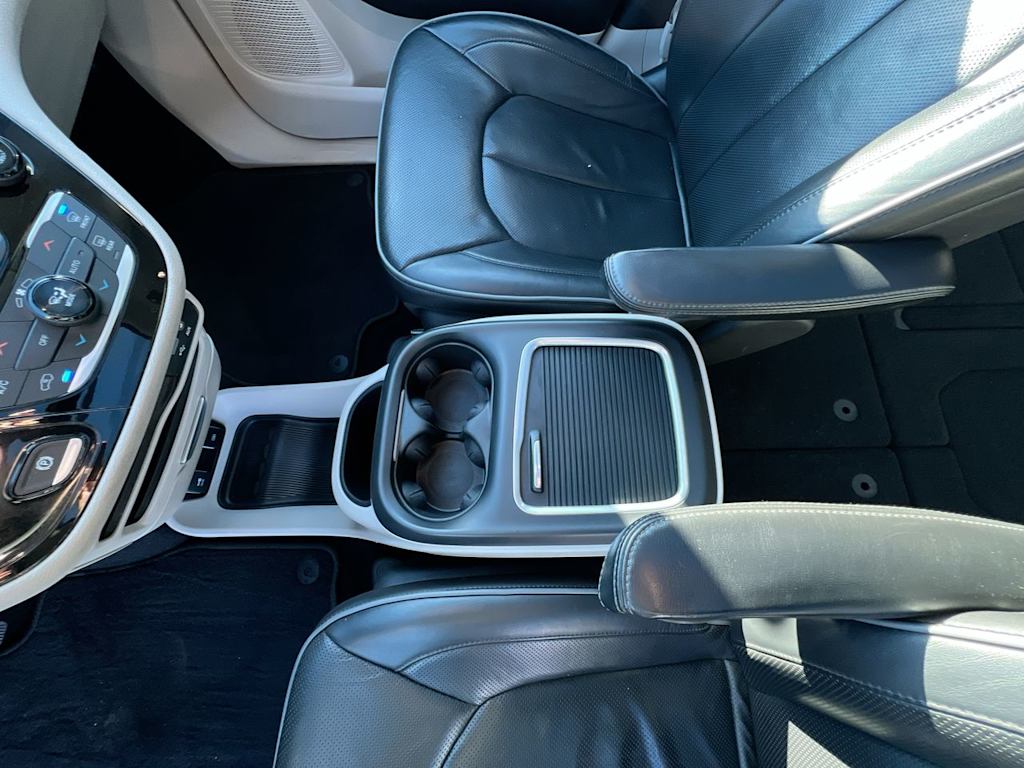 Thumbnail: 2020 Chrysler Pacifica - 25