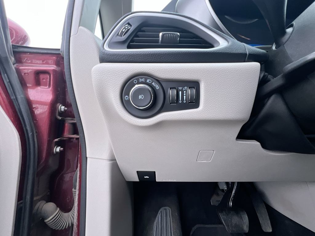 Thumbnail: 2021 Chrysler Pacifica - 22