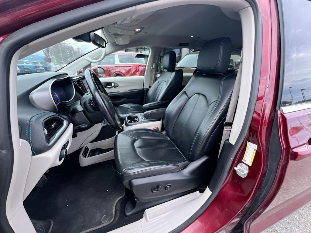 Thumbnail: 2021 Chrysler Pacifica - 8