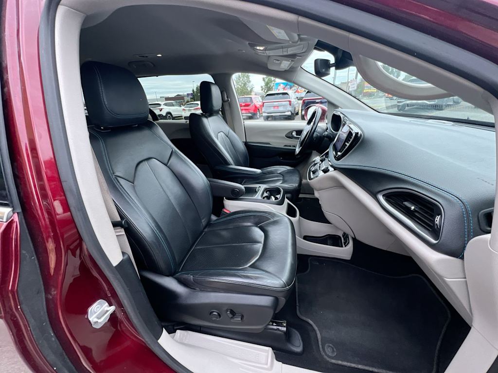 Thumbnail: 2021 Chrysler Pacifica - 28