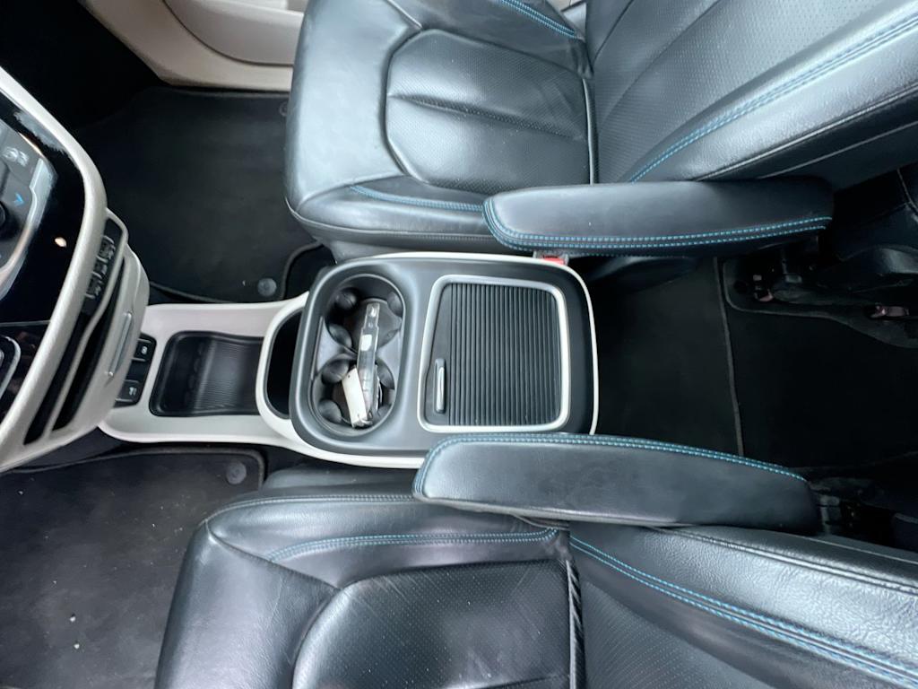 Thumbnail: 2021 Chrysler Pacifica - 12
