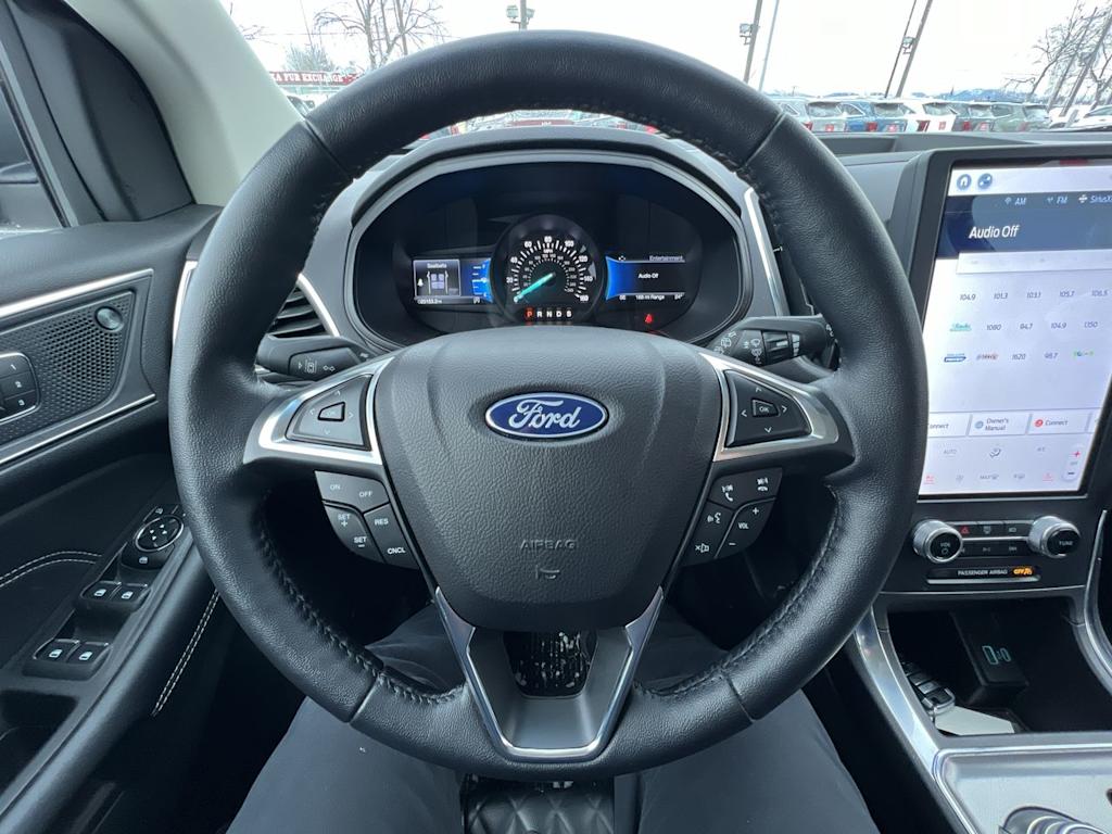 2023 Ford Edge Titanium 2