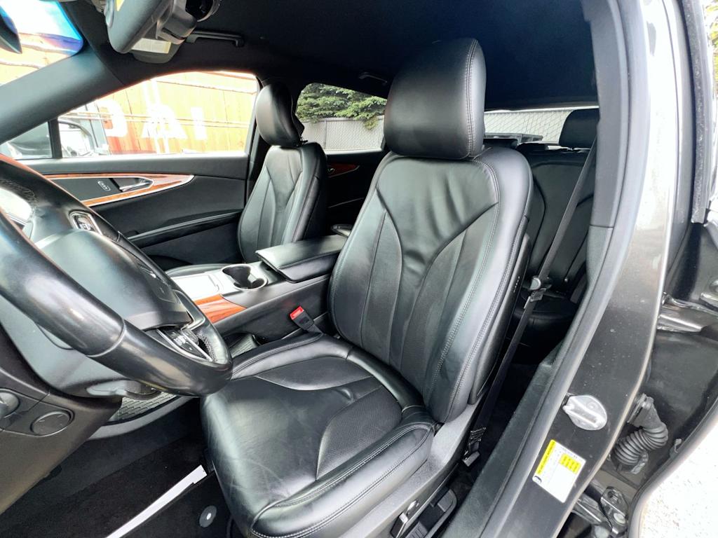 Thumbnail: 2019 Lincoln Nautilus - 8