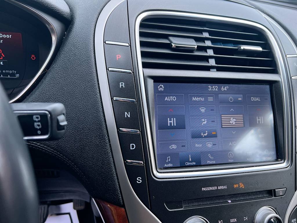 Thumbnail: 2019 Lincoln Nautilus - 25