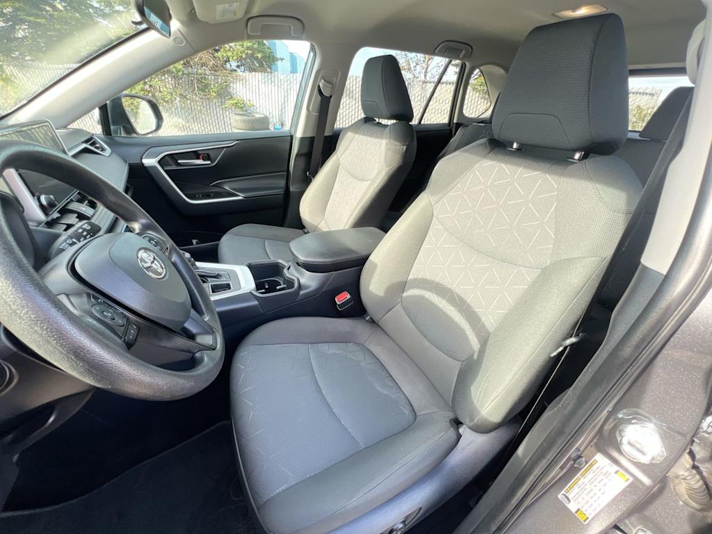 Thumbnail: 2025 Toyota RAV4 - 8