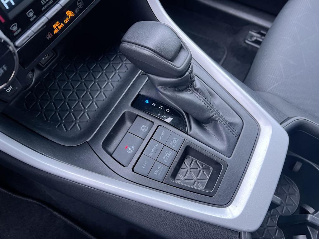 Thumbnail: 2025 Toyota RAV4 - 12