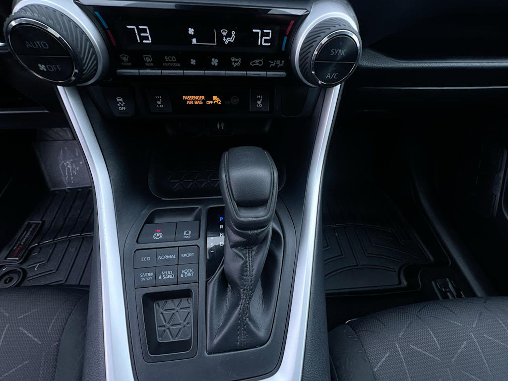 2019 Toyota RAV4 XLE 11