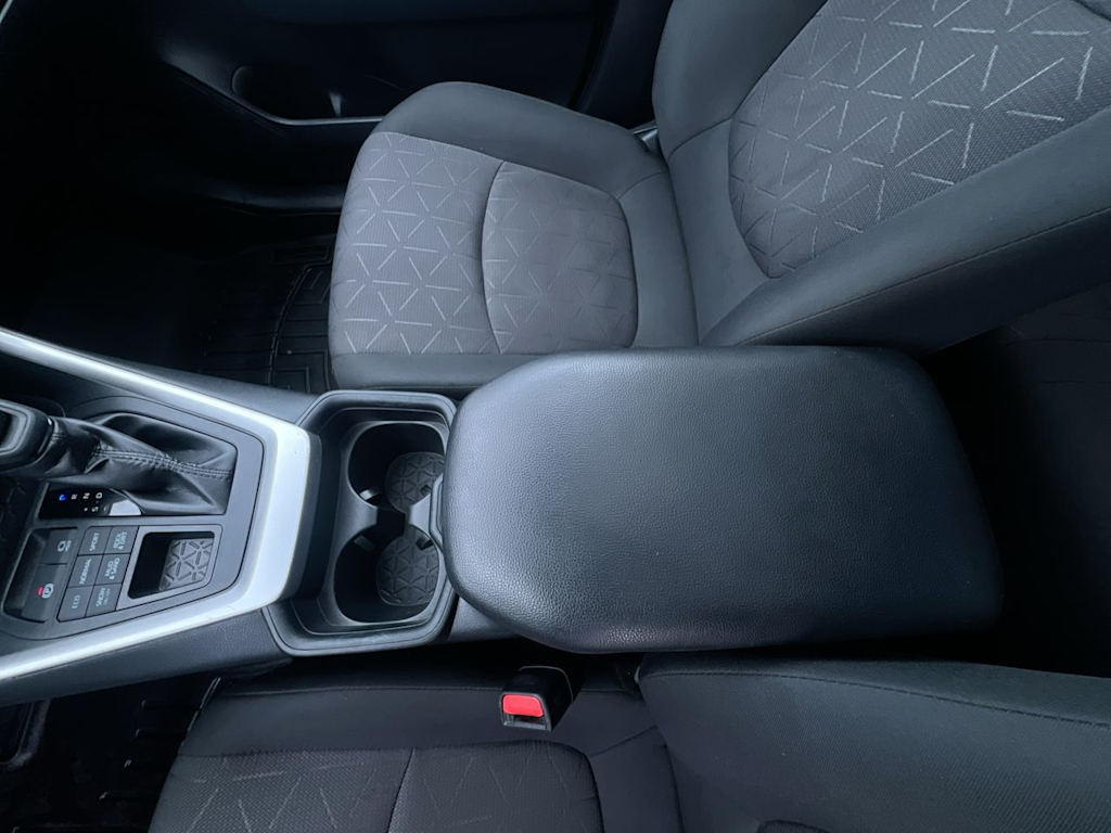 2019 Toyota RAV4 XLE 8