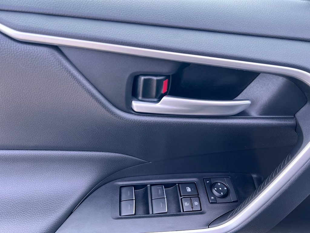 Thumbnail: 2025 Toyota RAV4 - 22