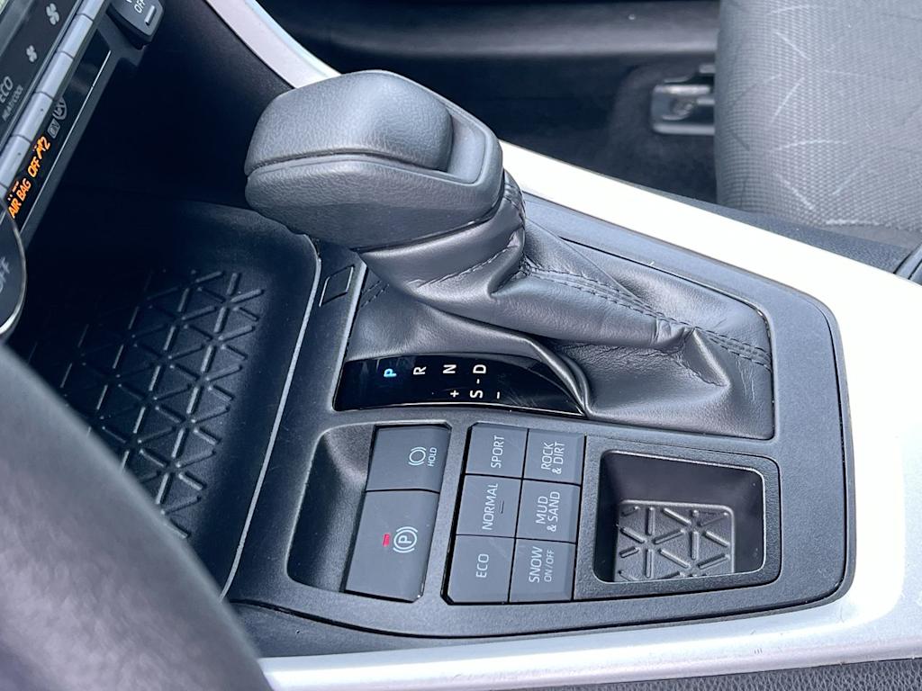 Thumbnail: 2025 Toyota RAV4 - 12