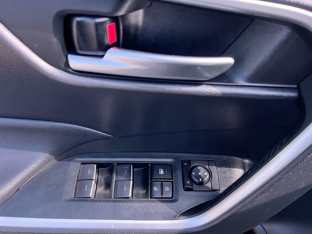 Thumbnail: 2023 Toyota RAV4 - 19