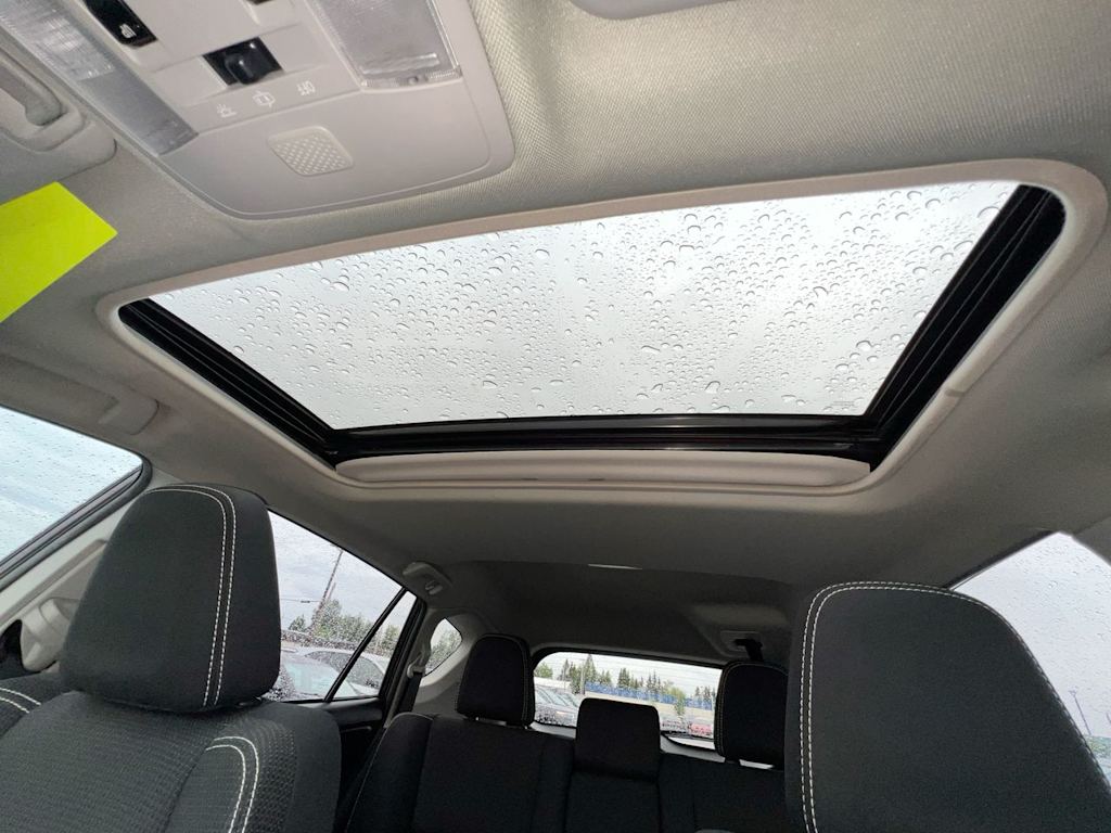 Thumbnail: 2018 Toyota RAV4 - 26