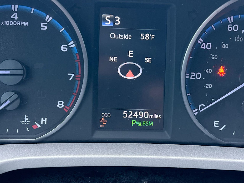 Thumbnail: 2018 Toyota RAV4 - 13