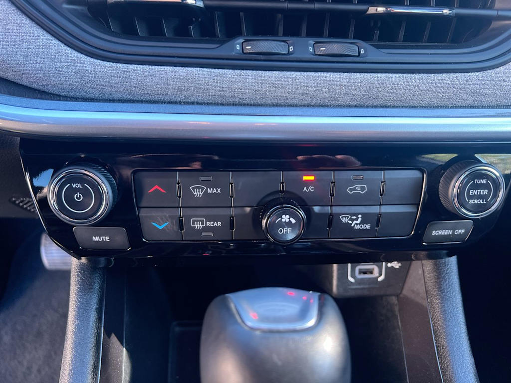 Thumbnail: 2024 Jeep Compass - 24