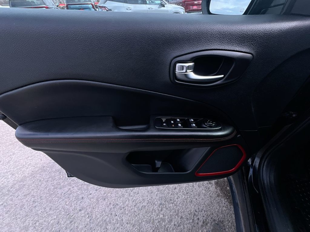 Thumbnail: 2020 Jeep Compass - 20