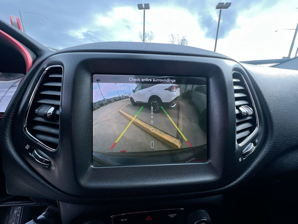 Thumbnail: 2020 Jeep Compass - 21