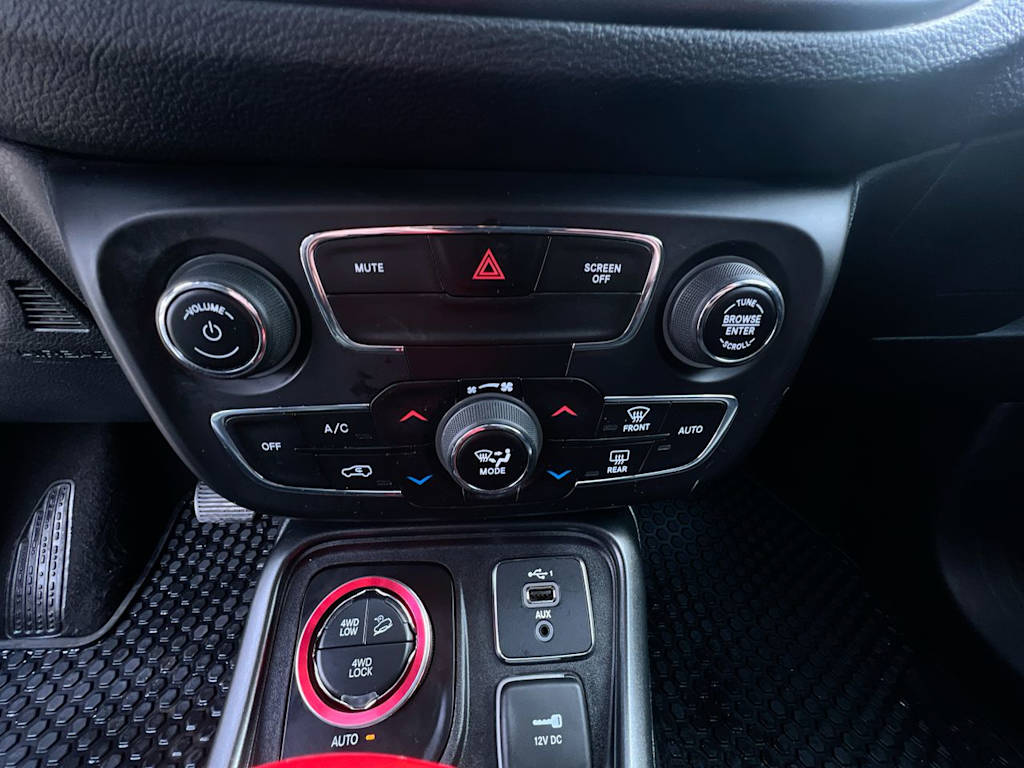 Thumbnail: 2020 Jeep Compass - 23