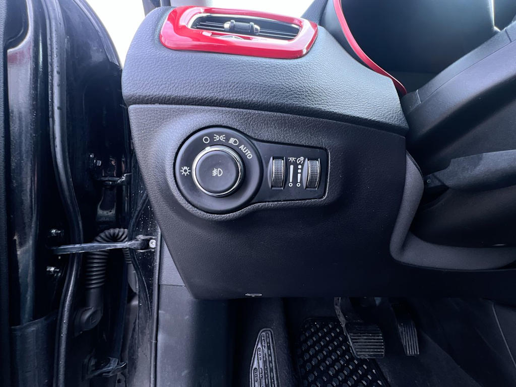 Thumbnail: 2020 Jeep Compass - 22