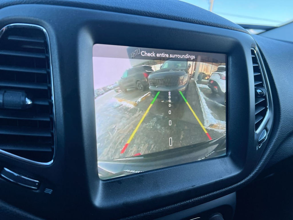 Thumbnail: 2020 Jeep Compass - 22