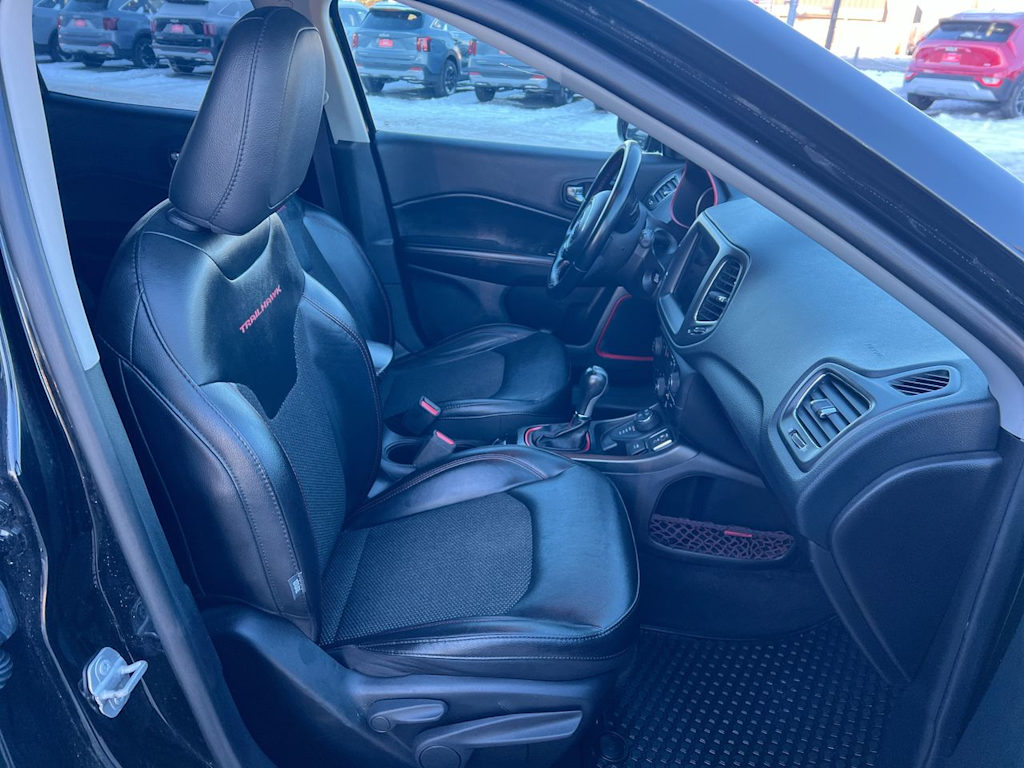 Thumbnail: 2020 Jeep Compass - 9