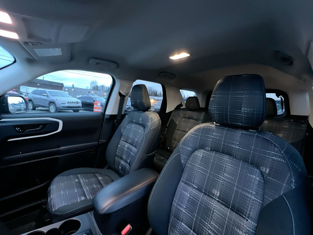 Thumbnail: 2023 Ford Bronco Sport - 9