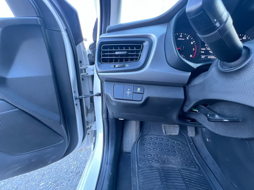 Thumbnail: 2019 Kia Rio - 23