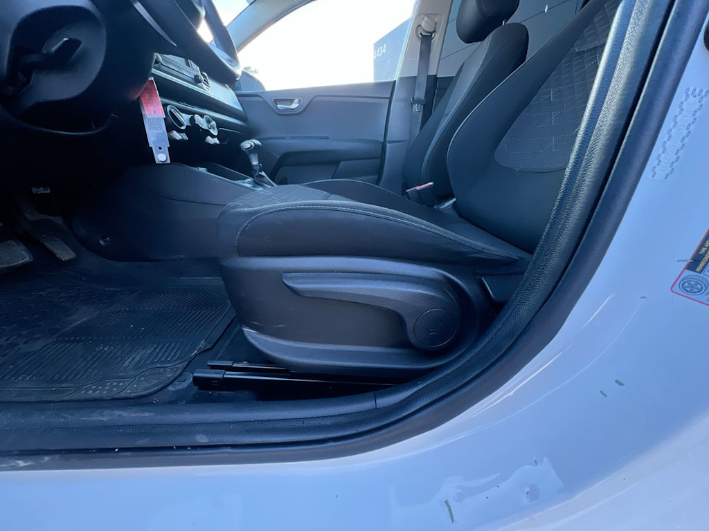 Thumbnail: 2019 Kia Rio - 20