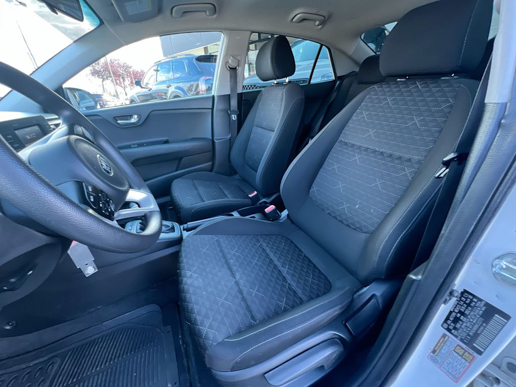 Thumbnail: 2019 Kia Rio - 8