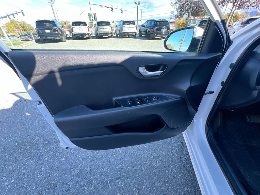 Thumbnail: 2019 Kia Rio - 21