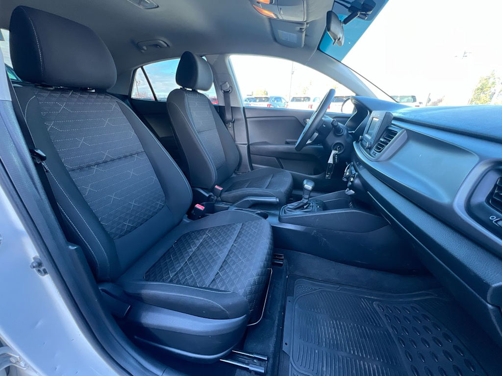 Thumbnail: 2019 Kia Rio - 9