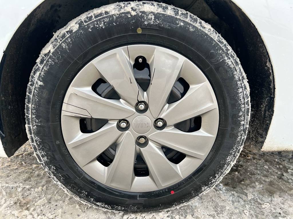 Thumbnail: 2019 Kia Rio - 7