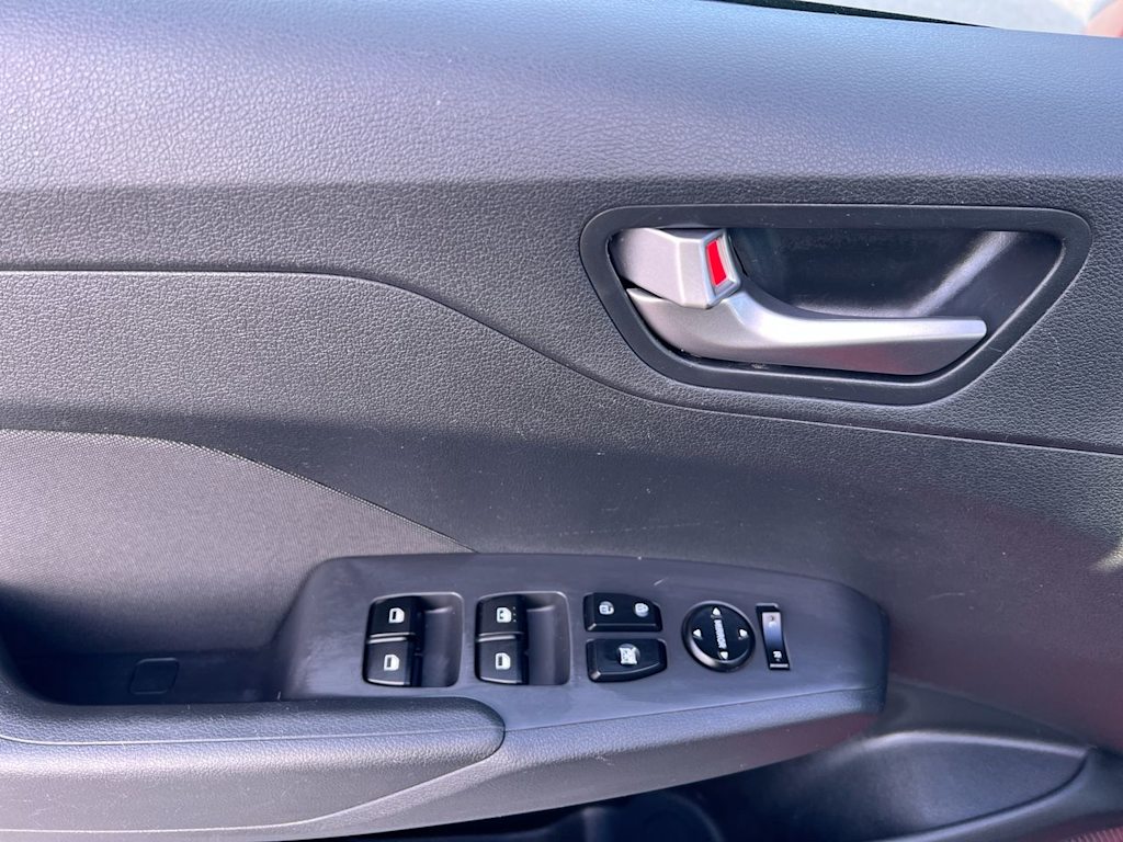 Thumbnail: 2021 Hyundai Accent - 20