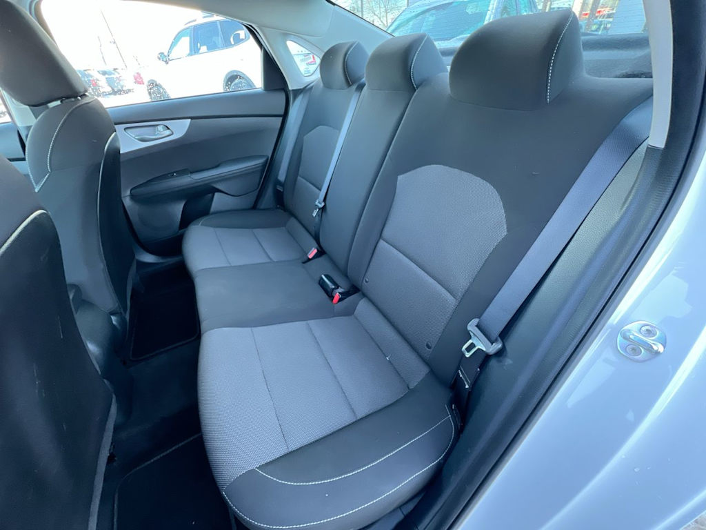 Thumbnail: 2022 Kia Forte - 9