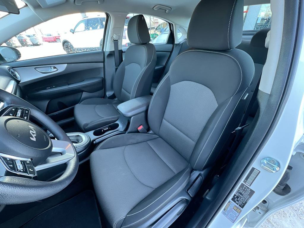 Thumbnail: 2022 Kia Forte - 7