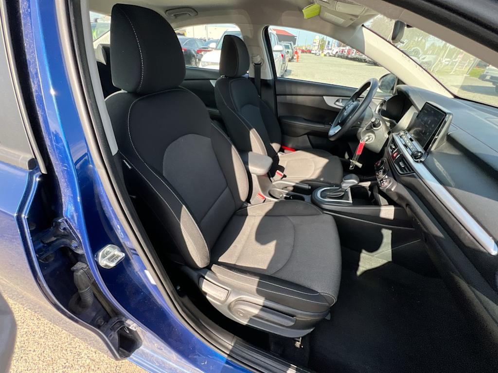 Thumbnail: 2023 Kia Forte - 9