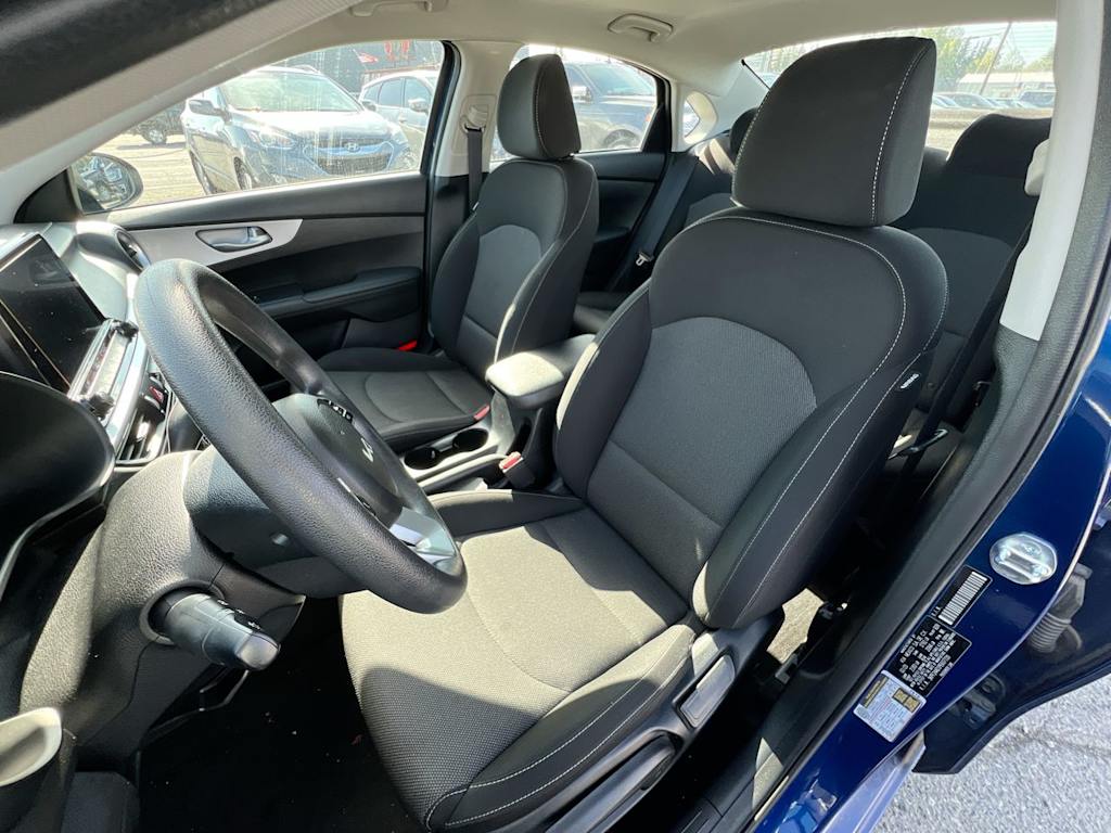 Thumbnail: 2023 Kia Forte - 8