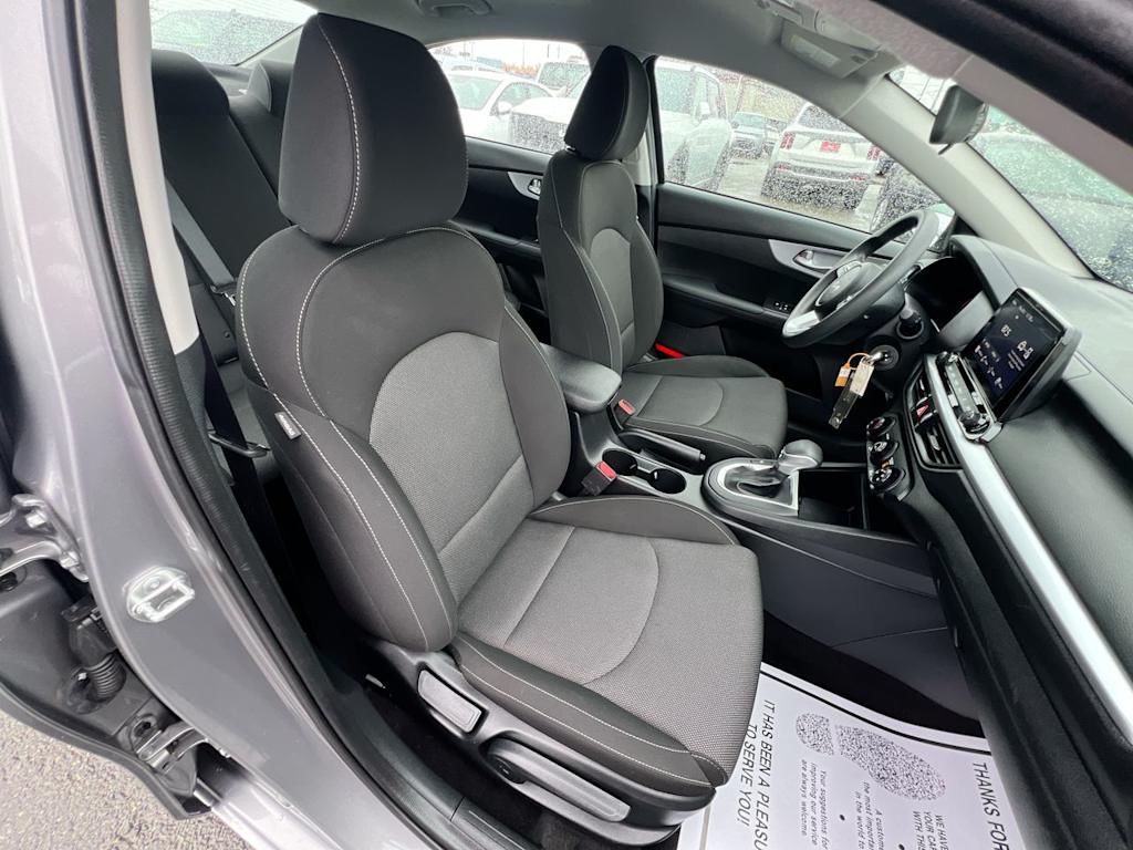 Thumbnail: 2023 Kia Forte - 9