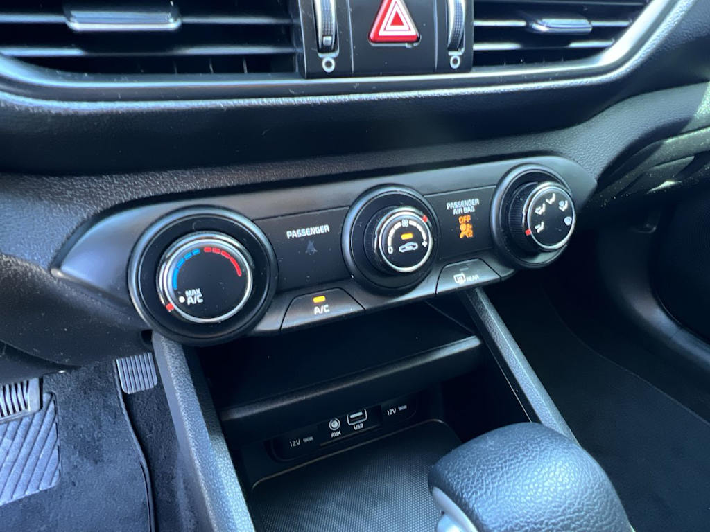 Thumbnail: 2021 Kia Forte - 23