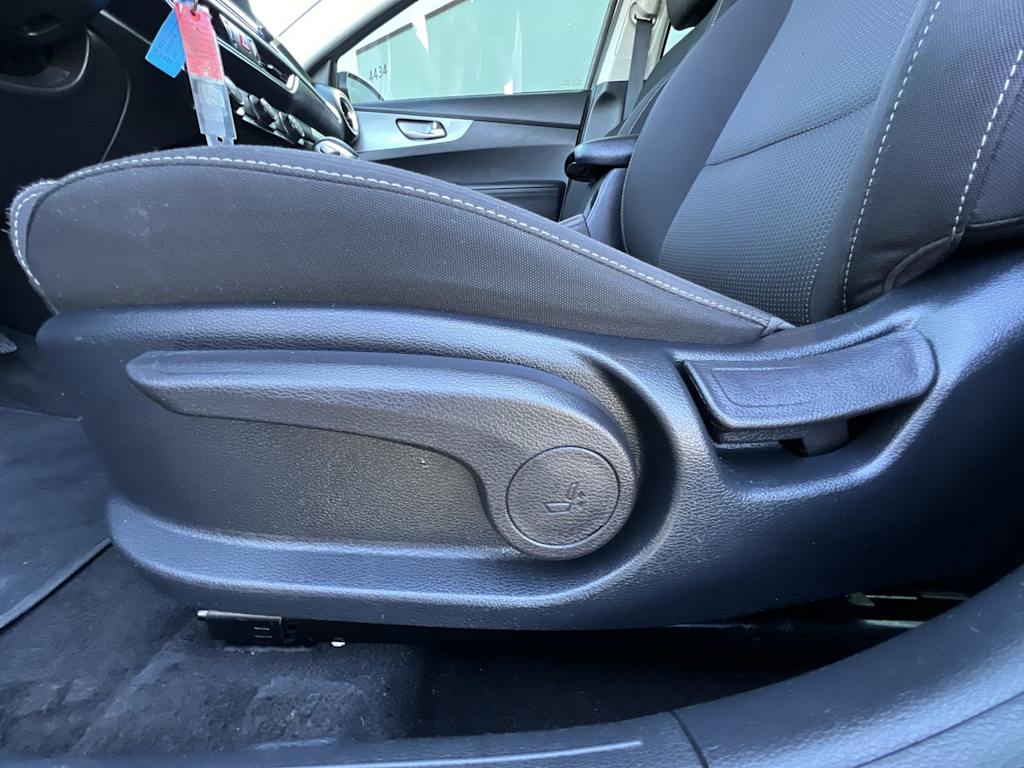 Thumbnail: 2021 Kia Forte - 19