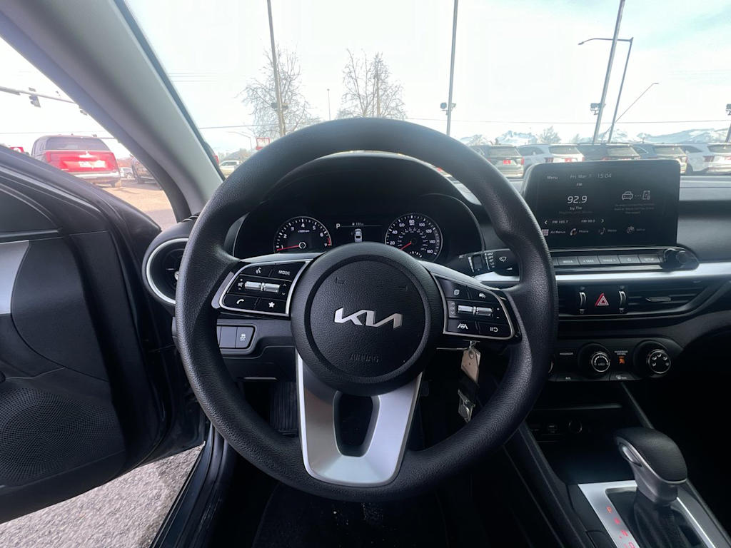 2023 Kia Forte LXS 2