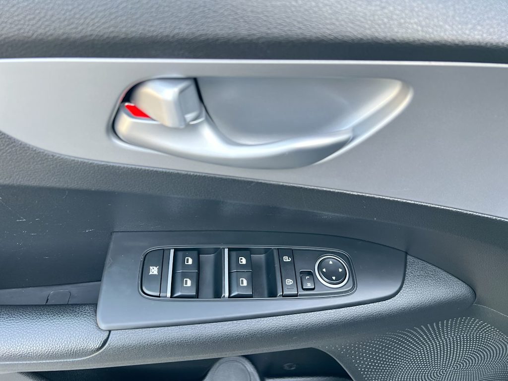 Thumbnail: 2023 Kia Forte - 19