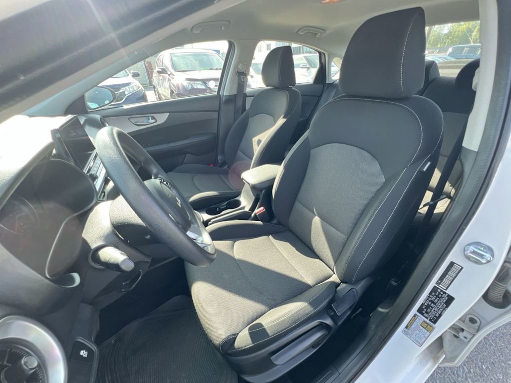 Thumbnail: 2024 Kia Forte - 8